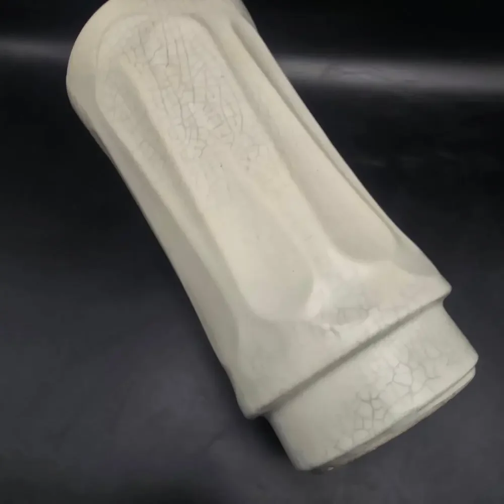 McCoy White Floraline Vase Vintage 1970s Ceramic Pottery M1-354Wjhite